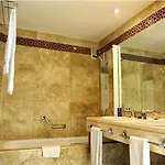 Ar Hotell