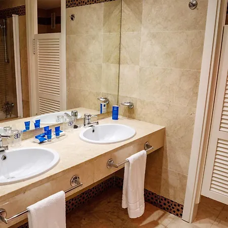 Ar Hotell